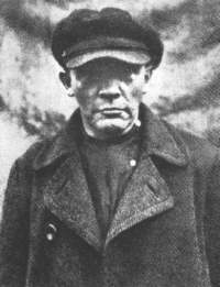 Lenin looking like a tramp