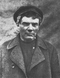 Lenin wearing a wig