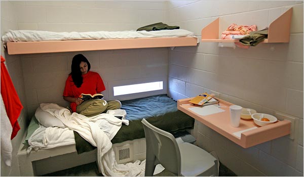 A cell in Santa Ana Jail