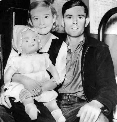 Charlie Johns, 22, and his wife Eunice, 9, in 1937